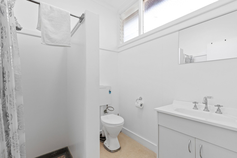 Bathroom 3, Torrumbarry Motel, Campaspe - Rochester