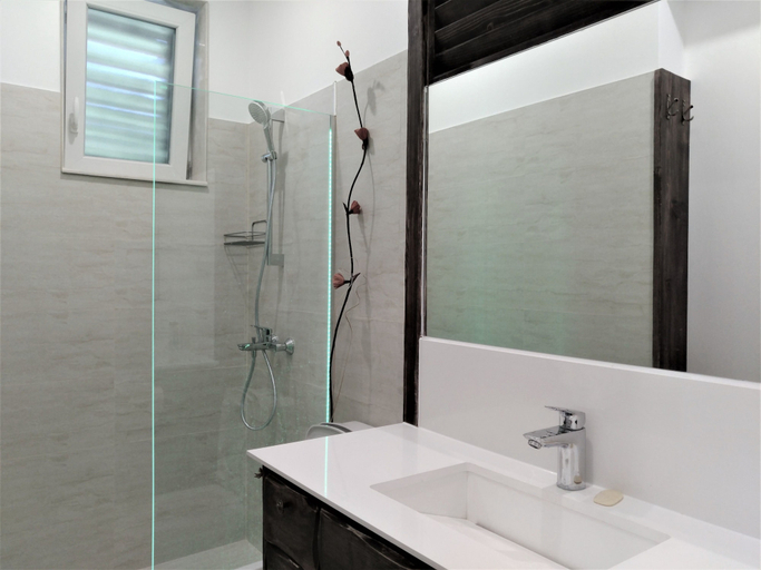 Bathroom, Baratero RENT Apartment, Stolichna