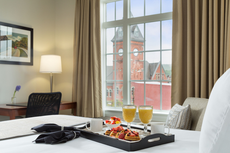 Bedroom 1, Hotel Anthracite, Lackawanna