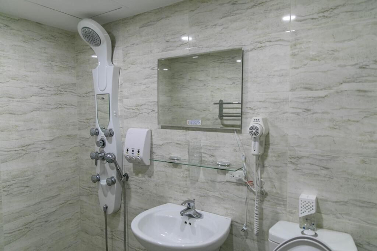 Bathroom 4, M Taipei Hotel, Taipei City