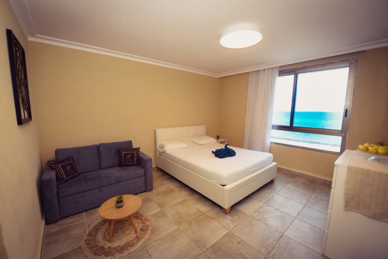 Bedroom 2, Blue Beach Apartment