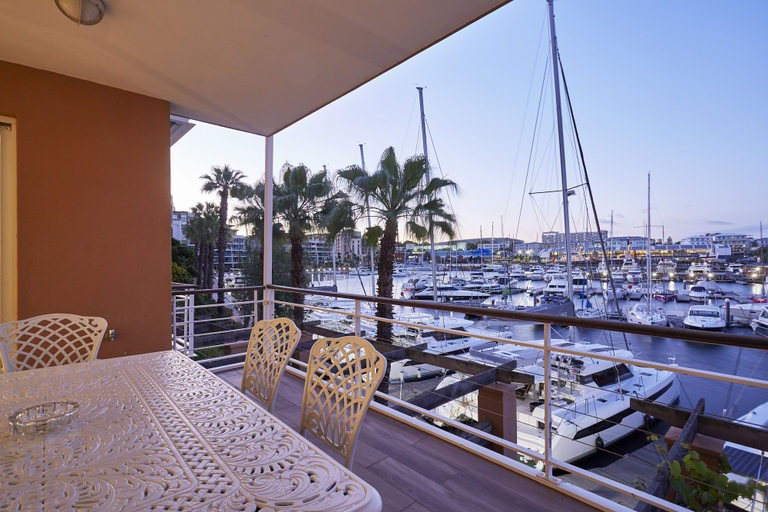 Food & Drinks 5, African Elite Properties V&A Waterfront, City of Cape Town