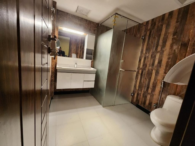 Bathroom, Hotel Delight, Northern Areas