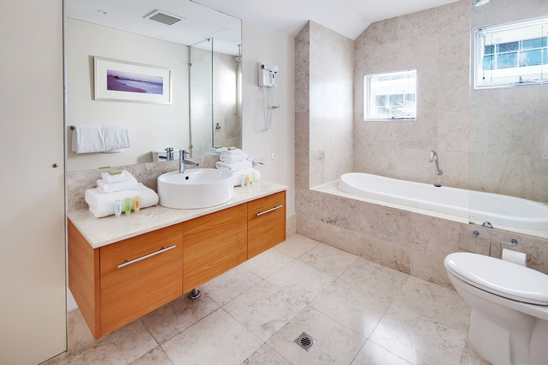 Bathroom 26