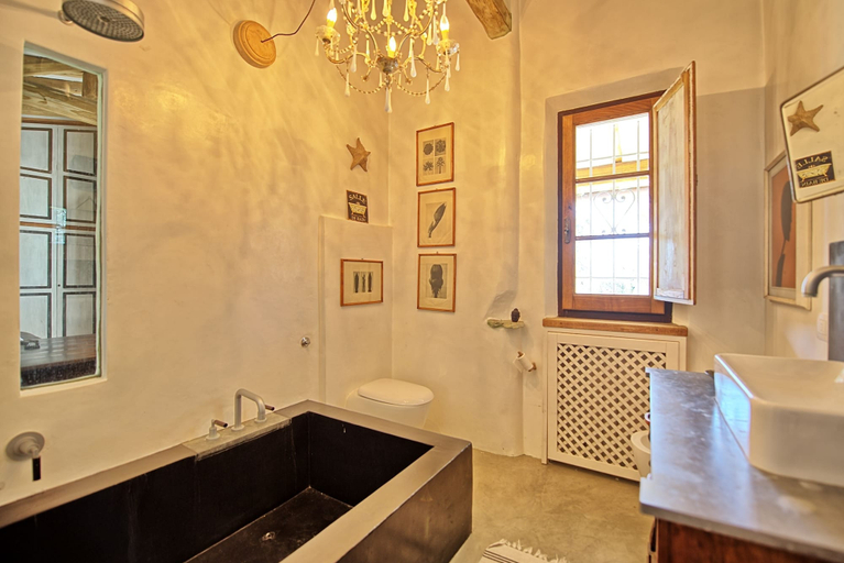 Bathroom 4, Villa Oliveta, Lucca