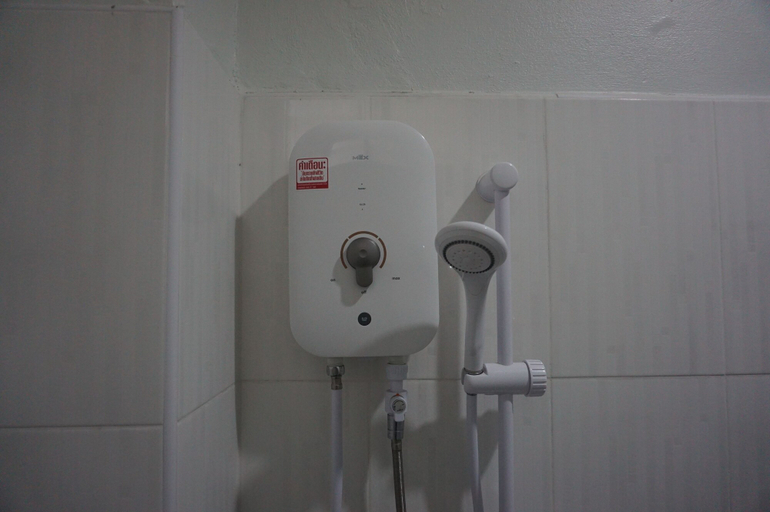 Bathroom 3, The Amber Mansion, Muang Roi Et
