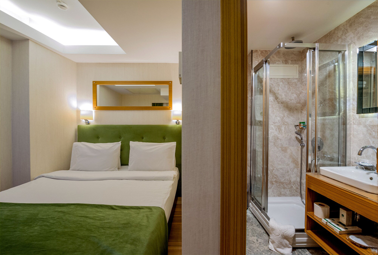 Bedroom 5, Bizim Otel, Fatih
