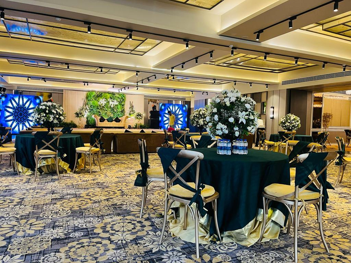Food & Drinks 5, Udman Hotel Greater Noida, Gautam Buddha Nagar