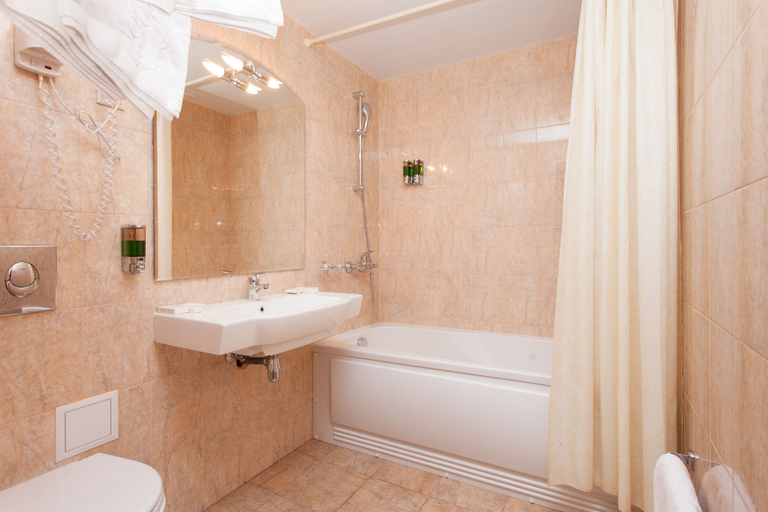 Bathroom, AMAKS Hotel Rossia, Velikiy Novgorod