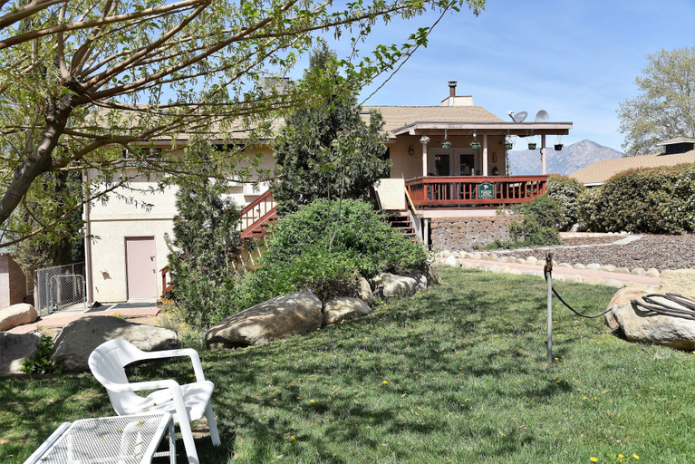 Exterior & Views 2, The Kern Lodge, Kern
