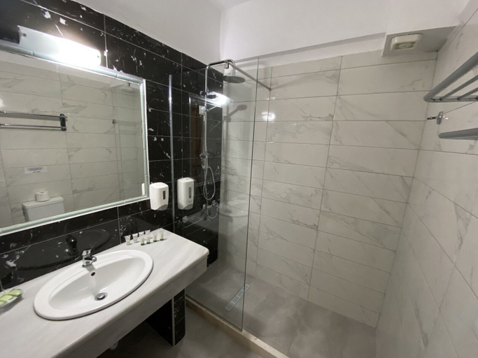 Bathroom 5, Blue Aegean Hotel & Suites, Crete