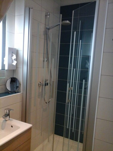 Bathroom 4, Hotel Carmin, Seine-Maritime