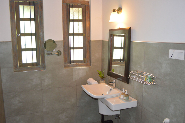 Bathroom 4, Villa Tee Four, Medadumbara