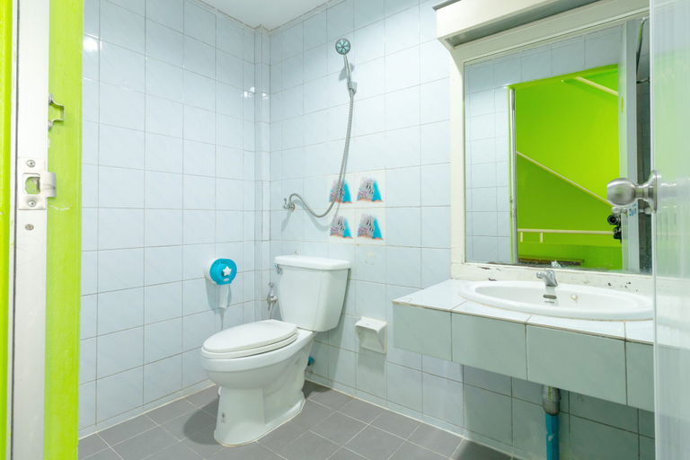 Bathroom 4, Hatyai Dee Hostel, Hat Yai