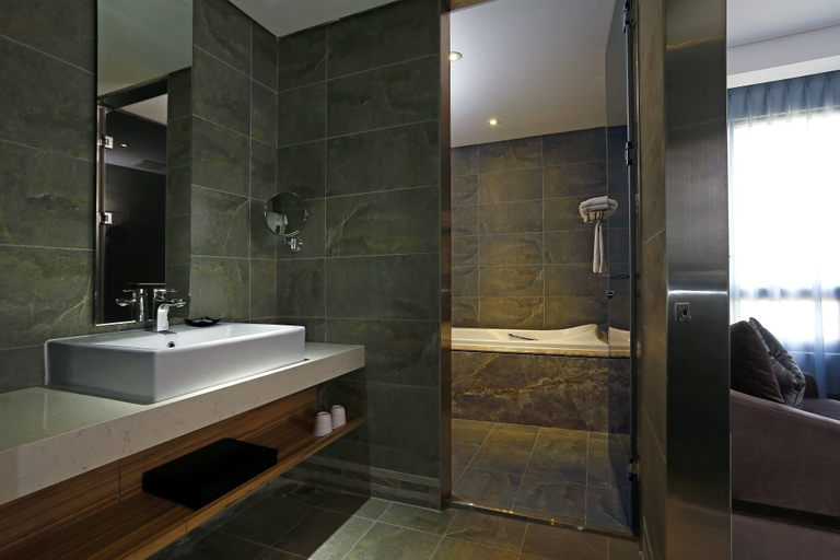 Bathroom 5, Golden Tulip - Aesthetics, Miaoli