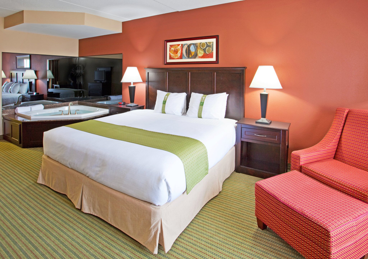 Bedroom 3, Holiday Inn MIDLAND by IHG, Midland