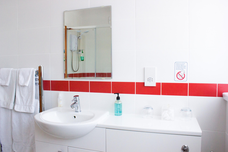 Bathroom 3, Moss Cottage, Warwickshire