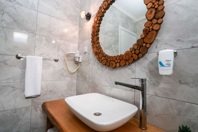 Bathroom 5, Dedeminn Garden Hotel, Fethiye