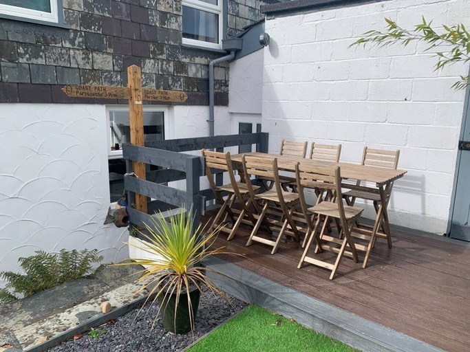 Others 4, Sandown Cottage, Cornwall