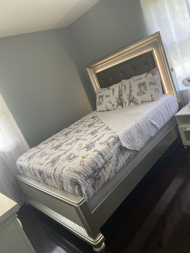 Bedroom 4, Akeem's  guest house, Montgomery