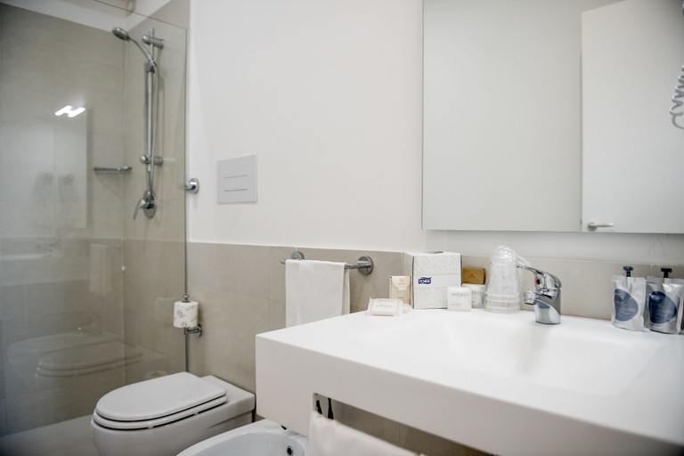 Bathroom 5, I Mulini Resort, Trapani