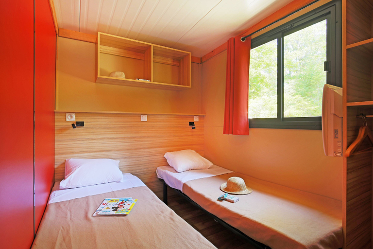 Bedroom 2, Huttopia Les Falaises, Seine-Maritime