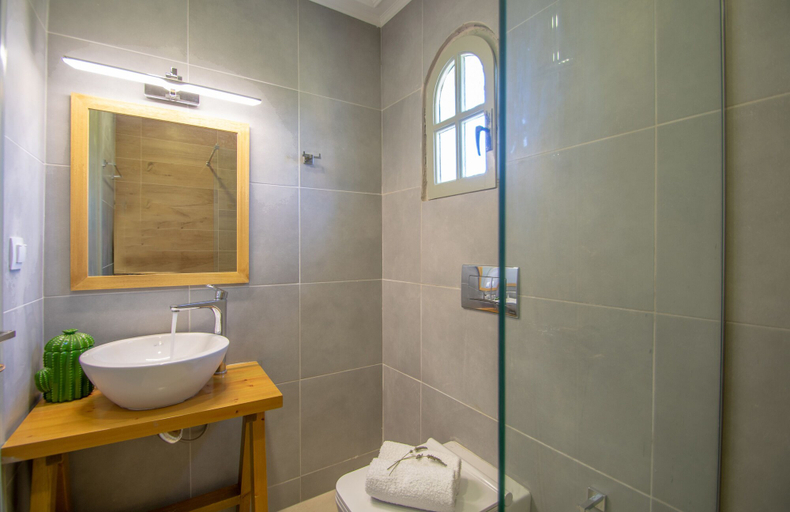 Bathroom 3, Mare Dentro, Ionian Islands
