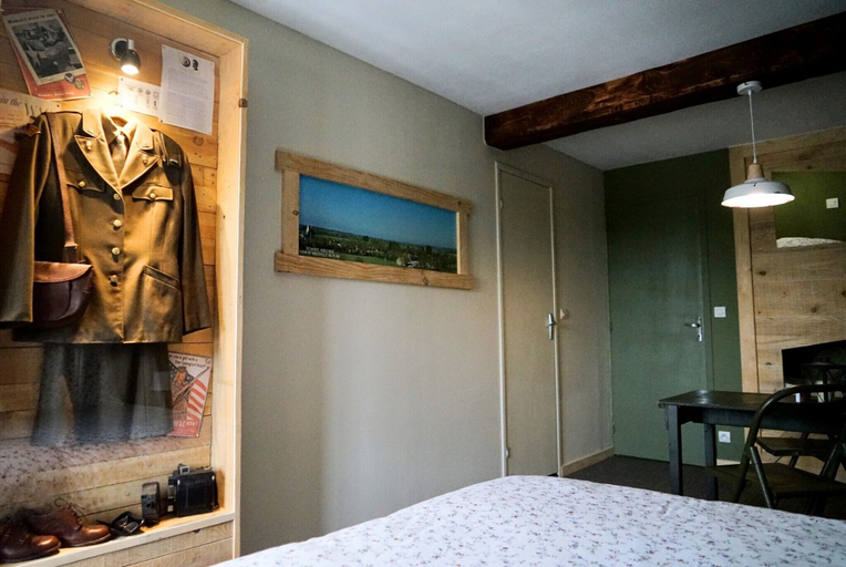Bedroom 2, Domaine Airborne, Manche