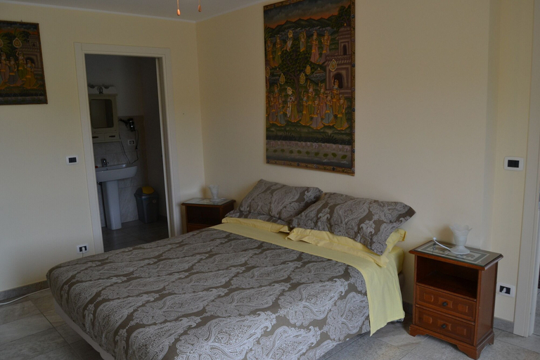 Bedroom 3, Joie de Vivre, Savona