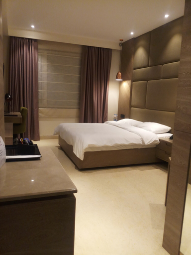 Bedroom 3, Levana Hotel, Lucknow