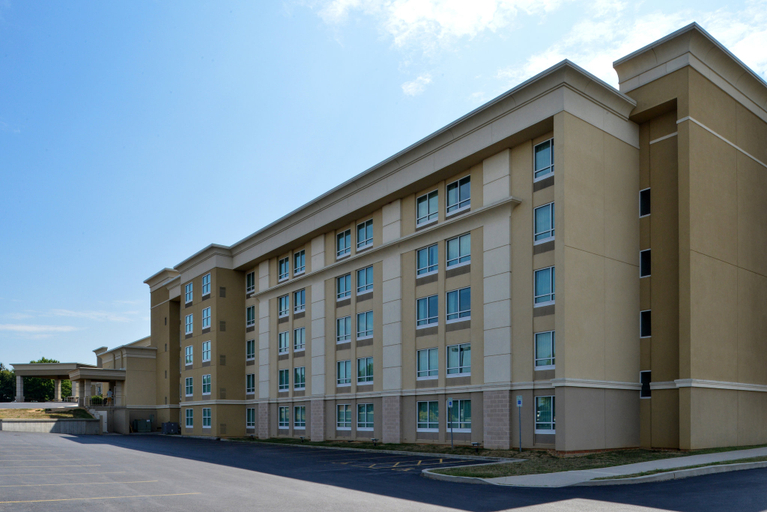 Exterior & Views 4, Holiday Inn MARTINSBURG by IHG, Berkeley