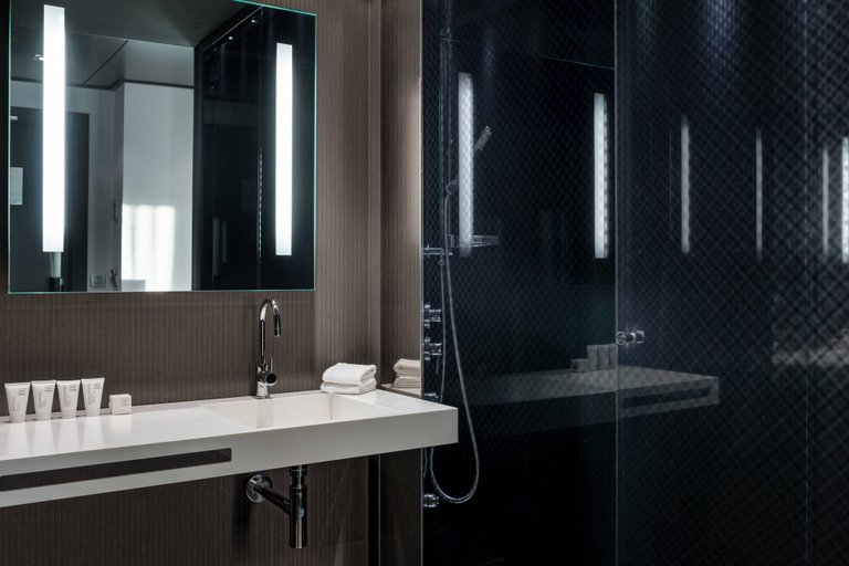 Bathroom 4, AC Hotel Atocha by Marriott, Madrid