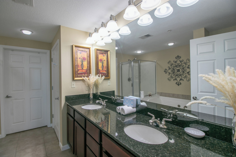 Bathroom 3, Legacy II 405, Harrison