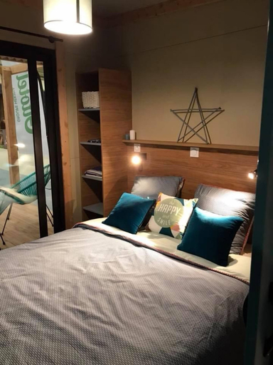 Bedroom 2, Camping Le Clos du Rhône, Bouches-du-Rhône