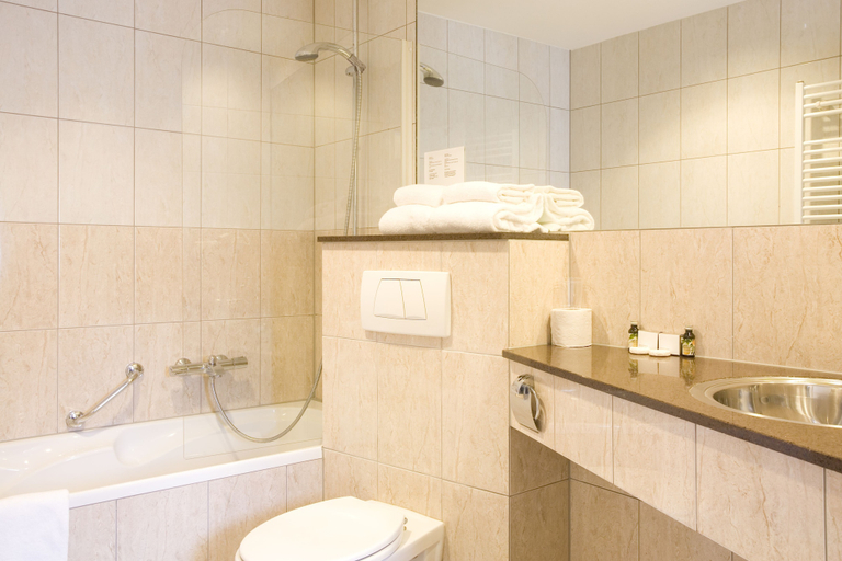 Bathroom 4, Hotel Roermond Next Door, Roermond
