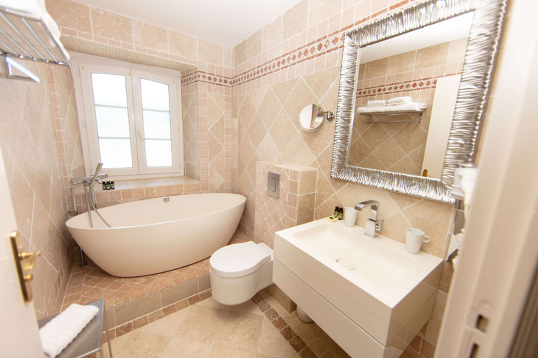 Bathroom 5, Hotel l'Abbaye, Haute-Corse
