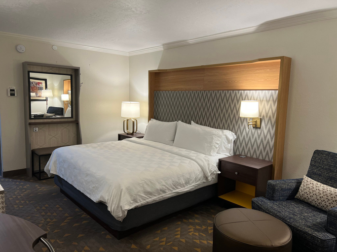 Bedroom 2, Holiday Inn ROCK SPRINGS by IHG, Sweetwater