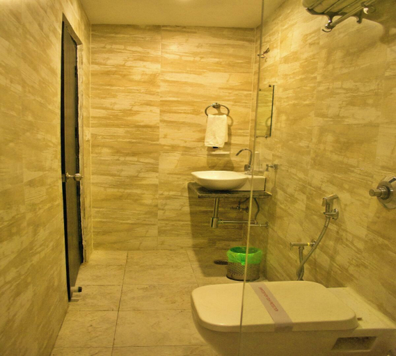 Bathroom 5, Hotel Runway Inn, Varanasi
