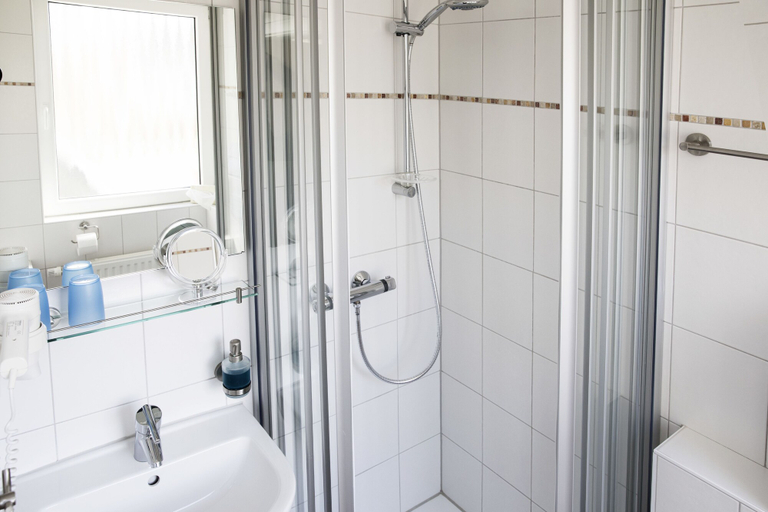 Bathroom 5, Hotel Jess am Meer, Dithmarschen