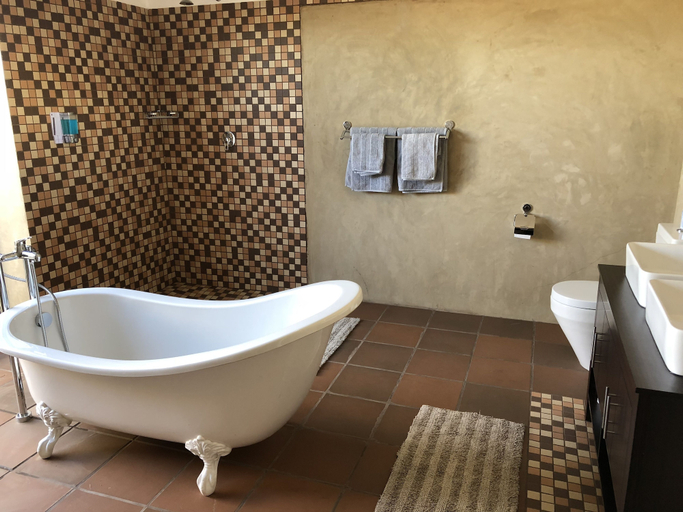 Bathroom 3, Daberas Guest Farm, Siyanda