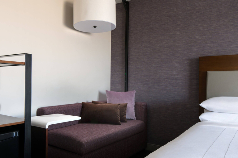 Bedroom 3, Visalia Marriott at the Convention Center, Tulare