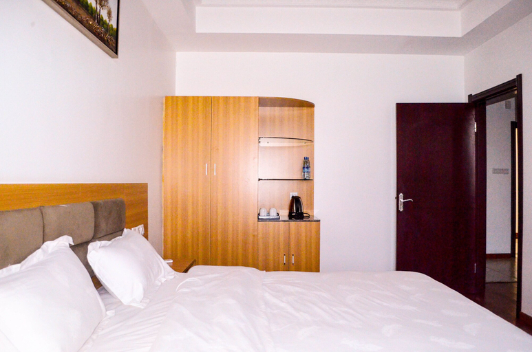 Bedroom 2, Chinese Business Hotel, Kampala