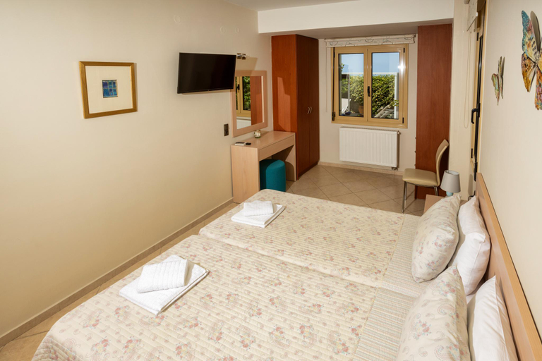 Bedroom 3, MITSOS LUXURIOUS VILLA, Crete