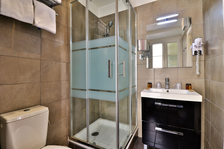 Bathroom 4, Hôtel Le G, Alpes-Maritimes