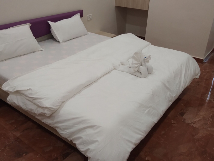 Bedroom 4, Hotel Krishna, Ahmadabad