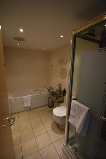 Bathroom 3, Rapier Heights Penthouse Apartment, Suffolk