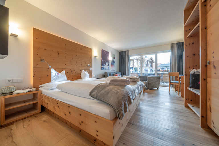 Bedroom 3, Hotel Naudererhof, Landeck