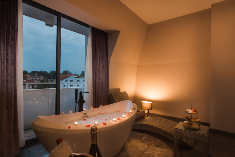 Bathroom 5, Damrei Angkor Hotel, Siem Reap