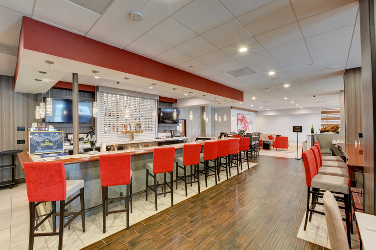 Food & Drinks 5, Holiday Inn SALEM by IHG, Marion