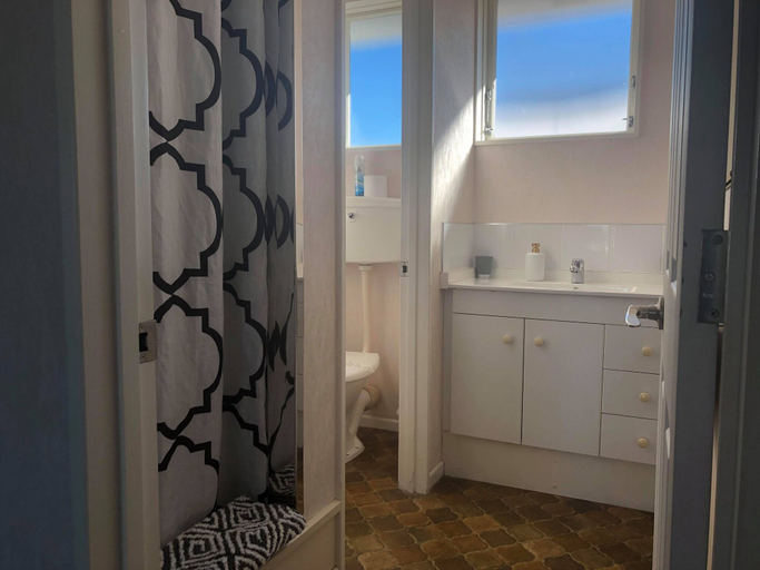 Bathroom 3, ASURE Surrey Court, Invercargill